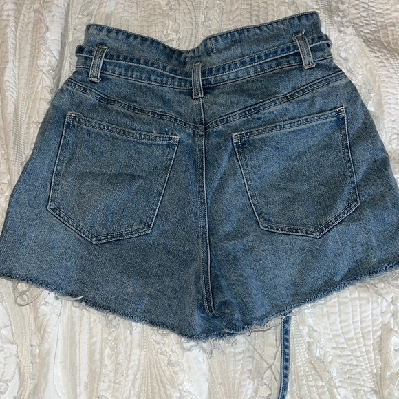 Forever 21 denim shorts size 27 in EUC. - Picture 5 of 14